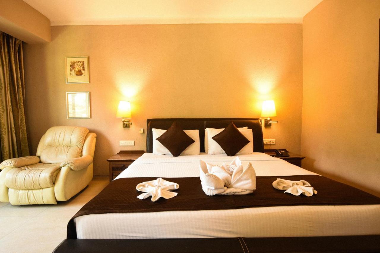 Neelam The Glitz Hotel Калангуте Екстериор снимка