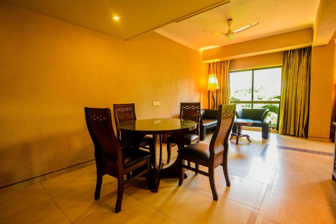 Neelam The Glitz Hotel Калангуте Екстериор снимка