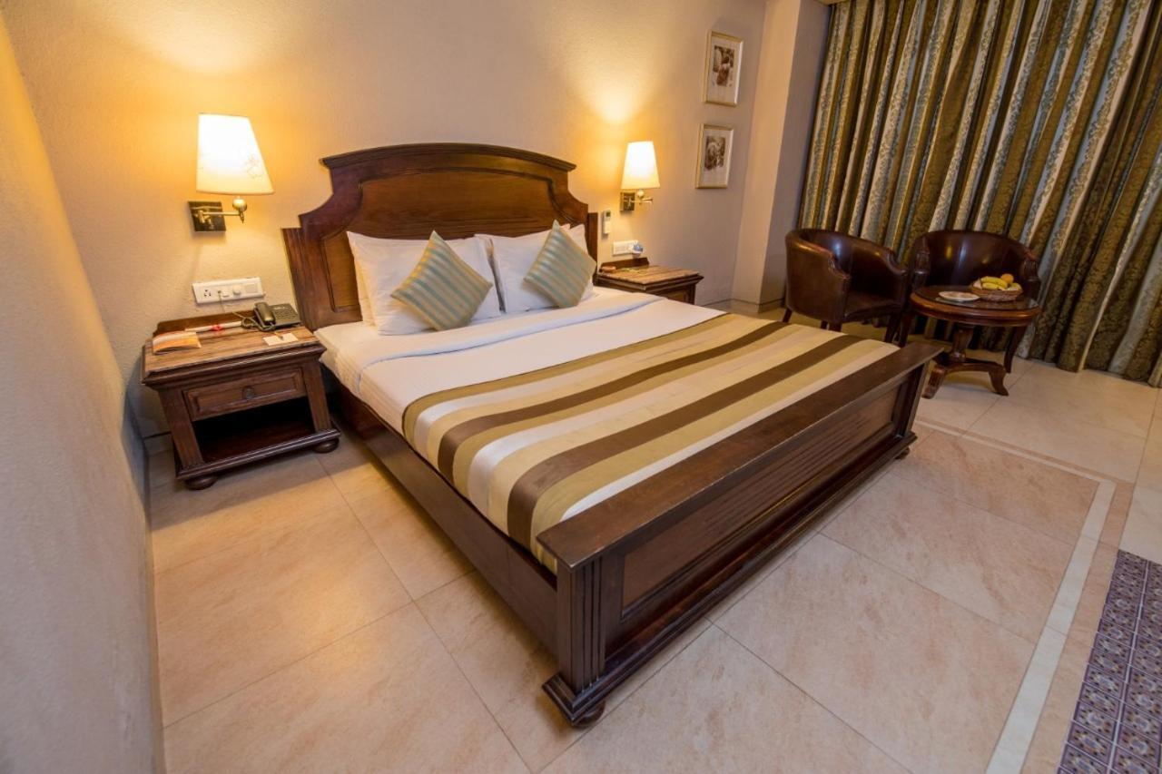Neelam The Glitz Hotel Калангуте Екстериор снимка
