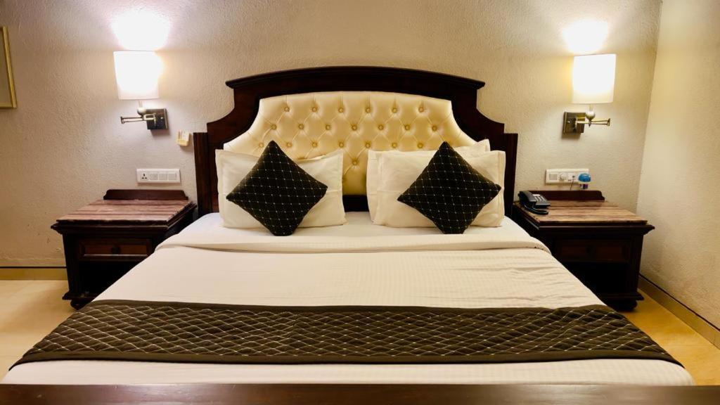 Neelam The Glitz Hotel Калангуте Екстериор снимка