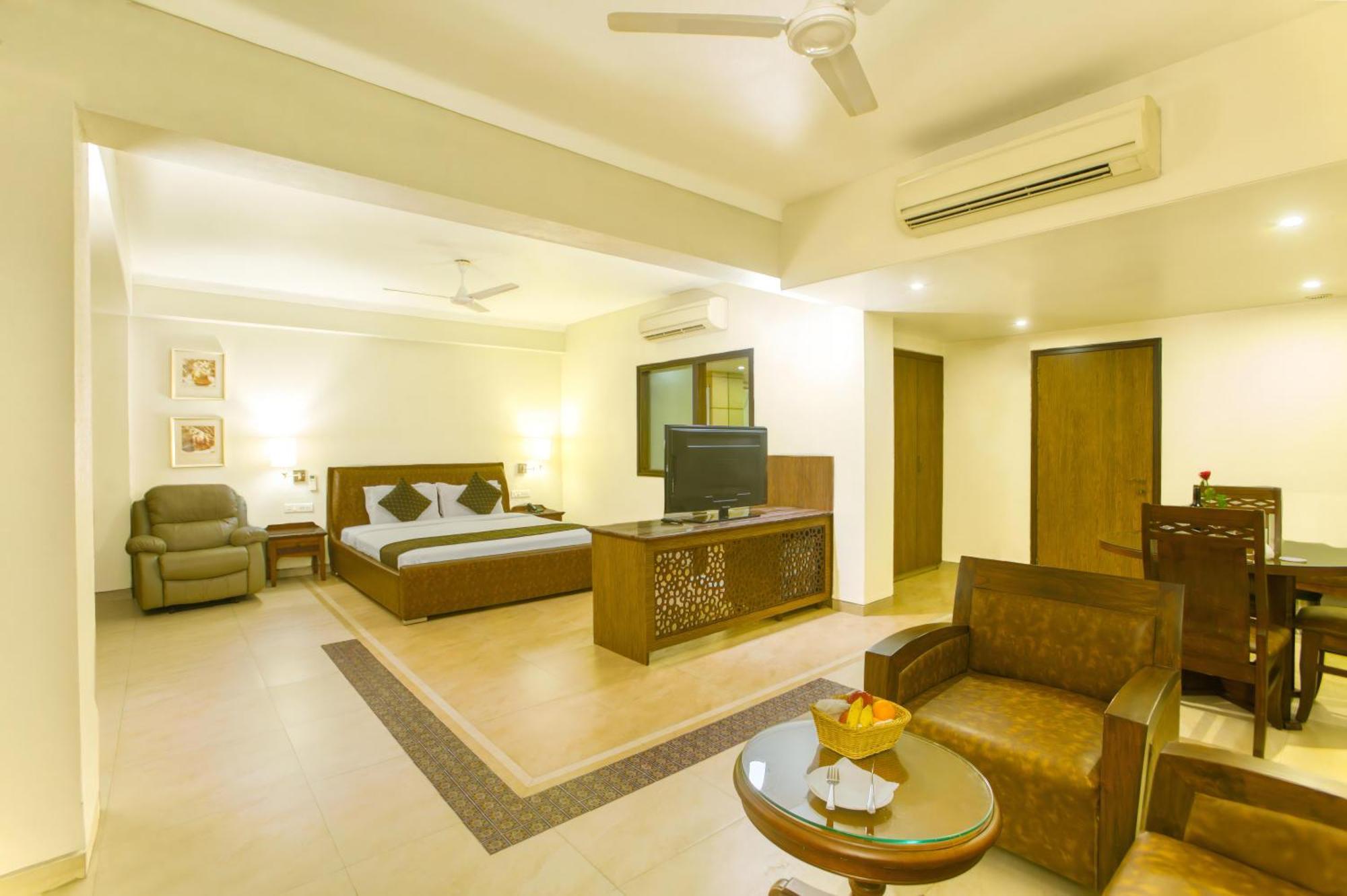 Neelam The Glitz Hotel Калангуте Екстериор снимка