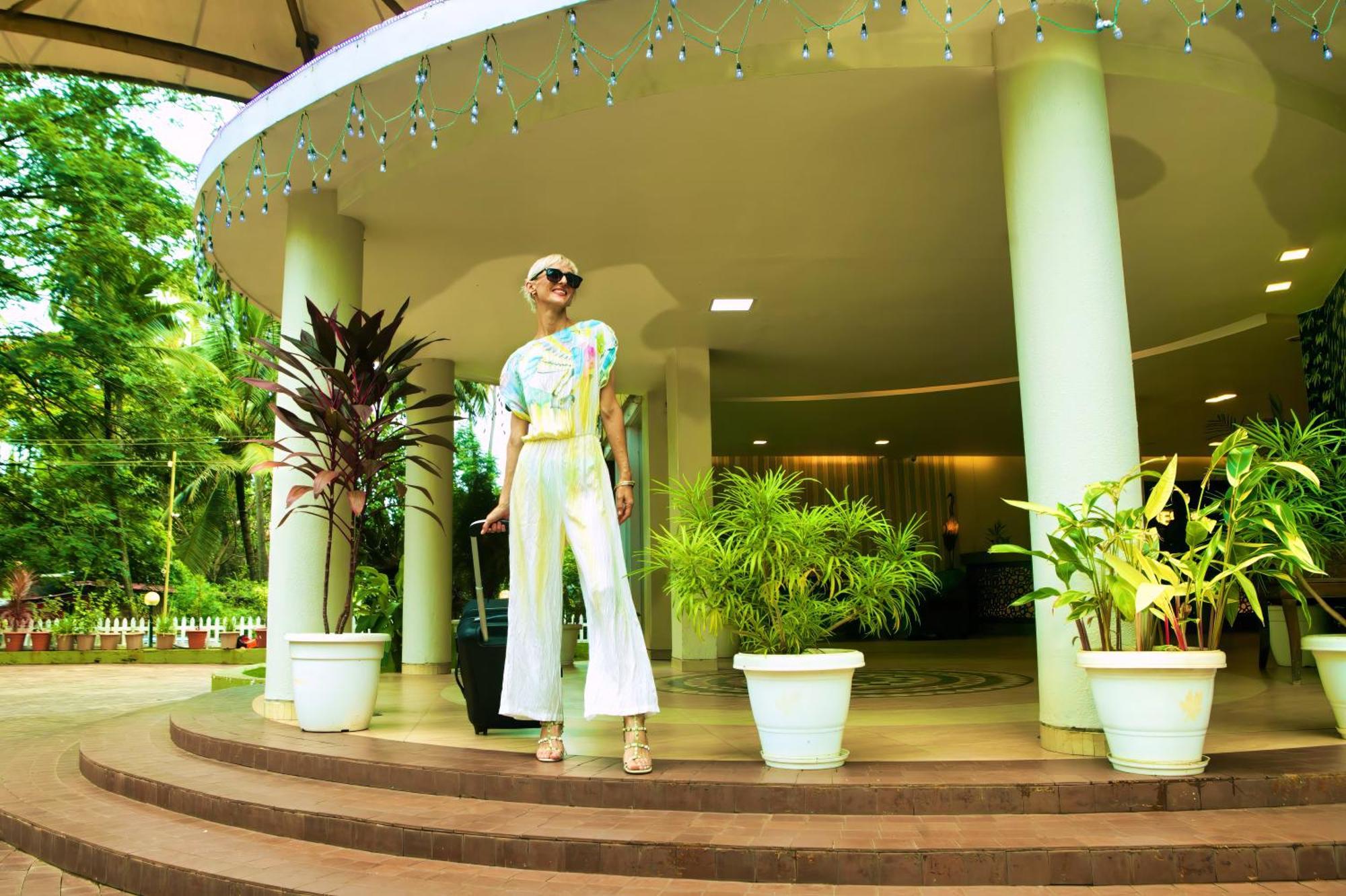 Neelam The Glitz Hotel Калангуте Екстериор снимка