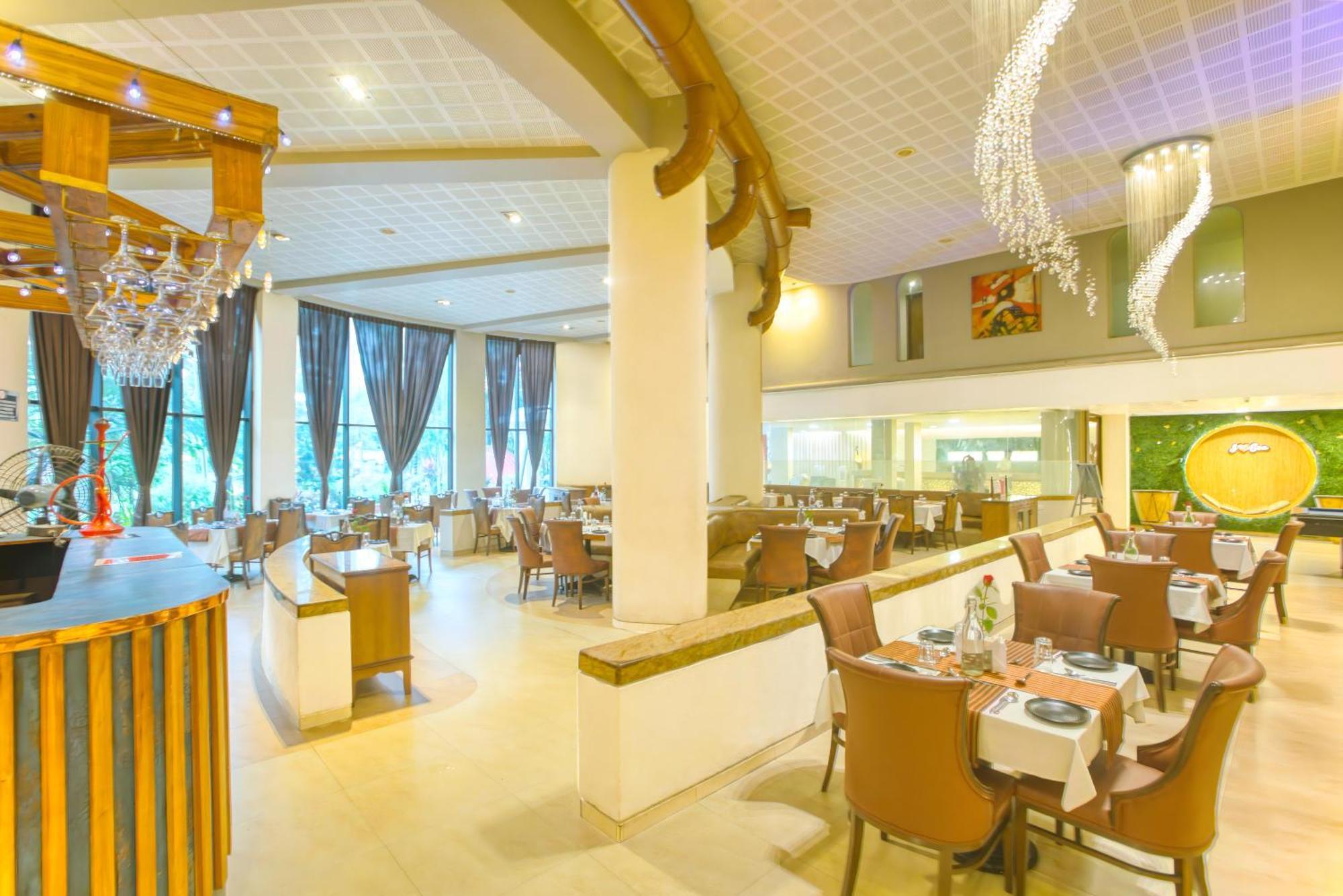 Neelam The Glitz Hotel Калангуте Екстериор снимка